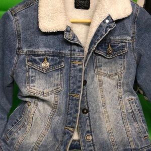 Women’s Denim jacket w white fleece